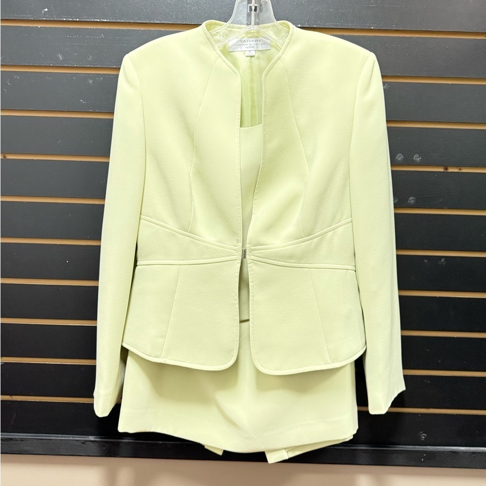 Tahari Arthur S. Levine 3Pc Pistachio Suit Set Mixed Sizes 8P 10P